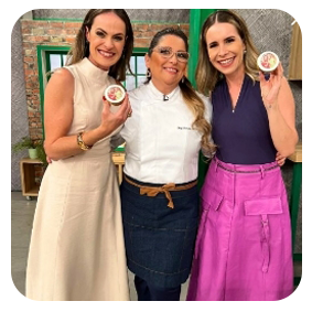 Pamela Domingues e Regiane Tapias, Apresentadoras<br> do Programa Mulheres da Tv Gazeta